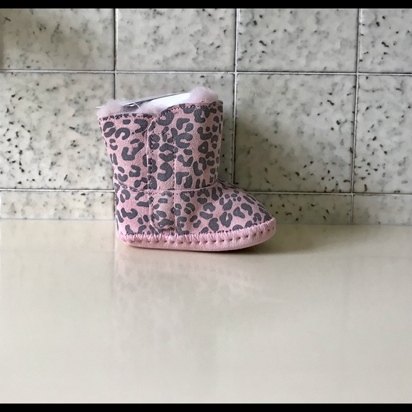 New in Box UGG Baby Booties 0/1 - Picture 3 of 4